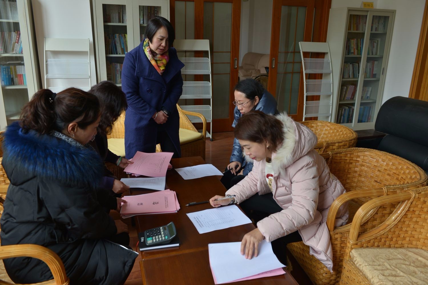 省厕所偷拍
召开妇女代表大会4.jpg